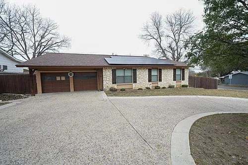 383 Gayle Ave Photo 1
