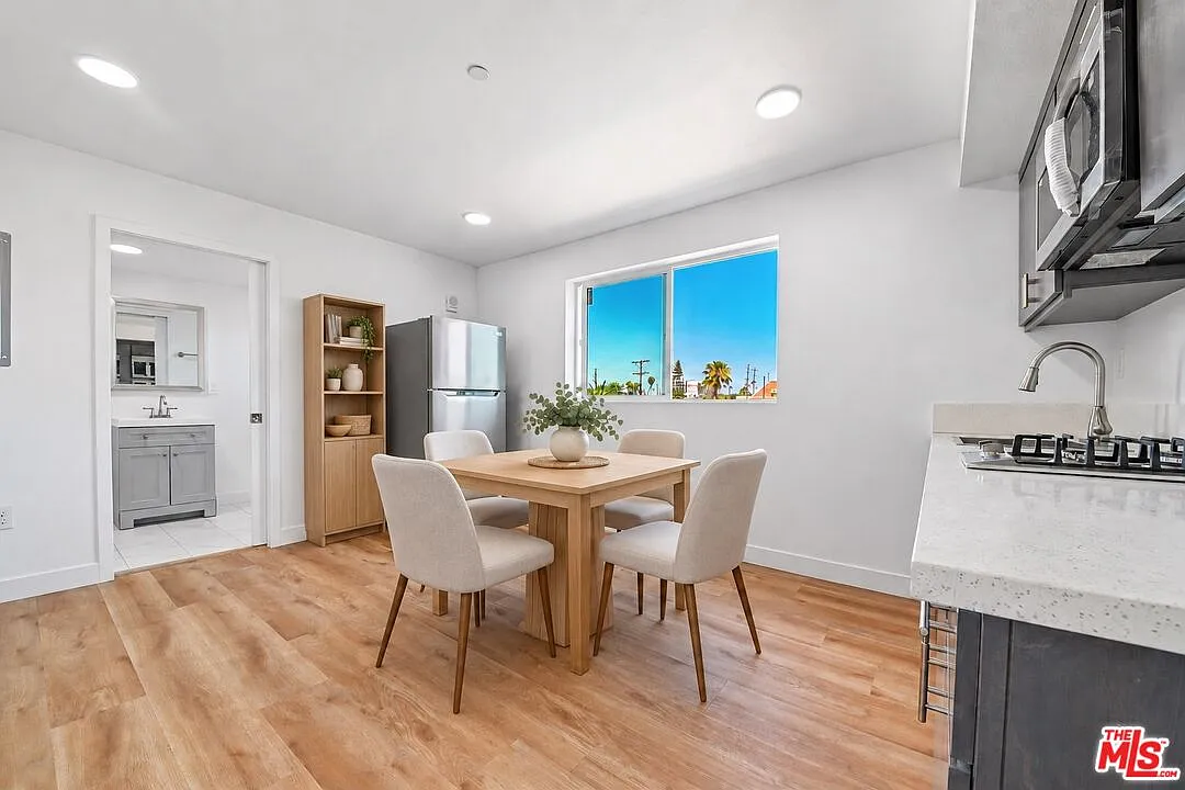 1 bed, 1.0 bath, 405 sqft, $1,999 — Photo 4
