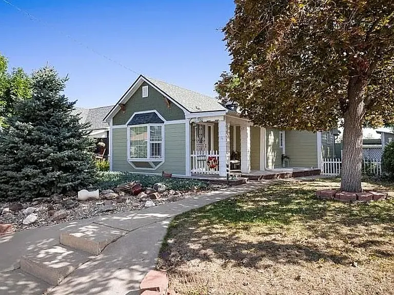 4662 Eliot St — Photo 2
