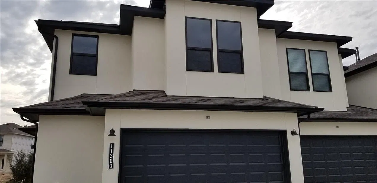 4 bed, 2.5 bath, 1975 sqft, $2,395 — Photo 1