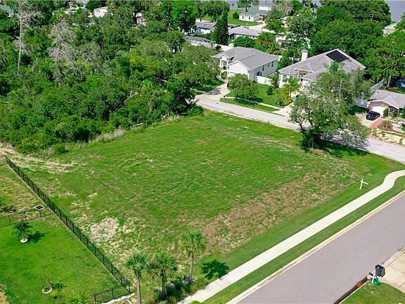 5th image of 703 Loquat Dr
