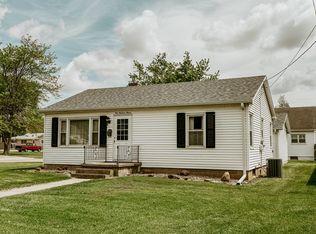 111 6th Ave, Mendota, IL 61342