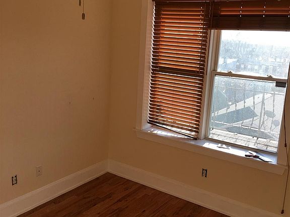 3rd image of 608 Bramhall Ave #502