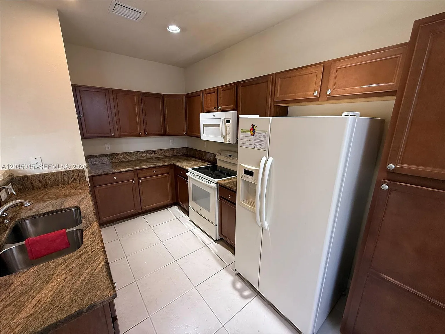 Kendall Commons Townhomes — Photo 2