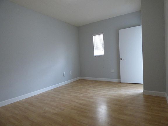 3rd image of 1360 Collins Ave APT 206