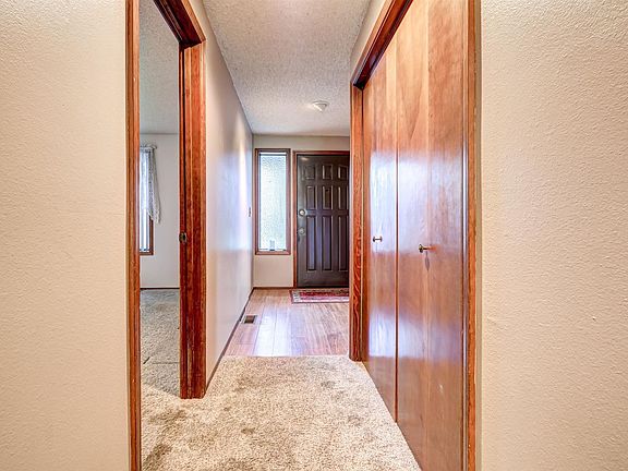 5th image of 261 Gage Blvd