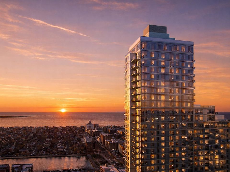 2nd image of 1501 Voorhies Ave #17D