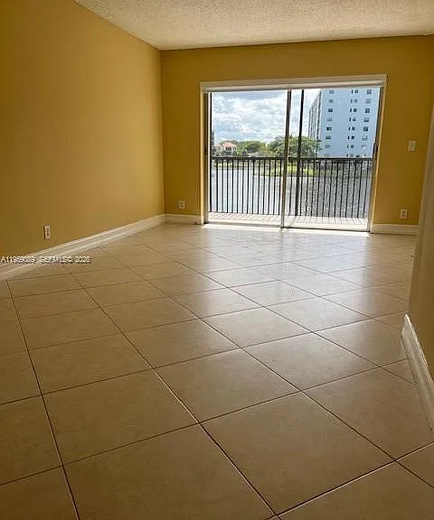 2226 N Cypress Bend Dr #210 — Photo 6