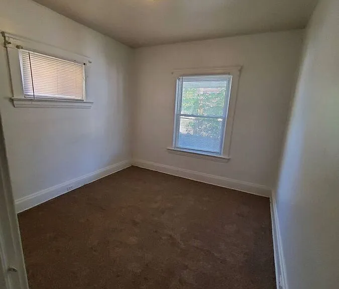 2760 E 122nd St #DOWN — Photo 10