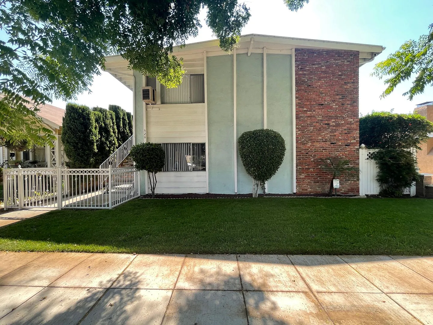 526 W. Chestnut St. — Photo 2