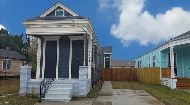 1st image of 1911 Mandeville St