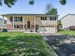 3 Petalas Drive, East Greenbush, NY 12061