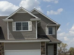 8686 Dunrovin Rd, Lincoln, NE 68526