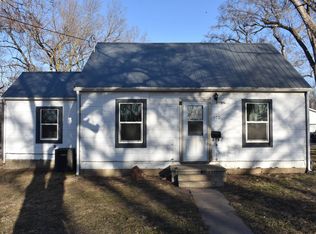902 Lincoln St, Blue Rapids, KS 66411