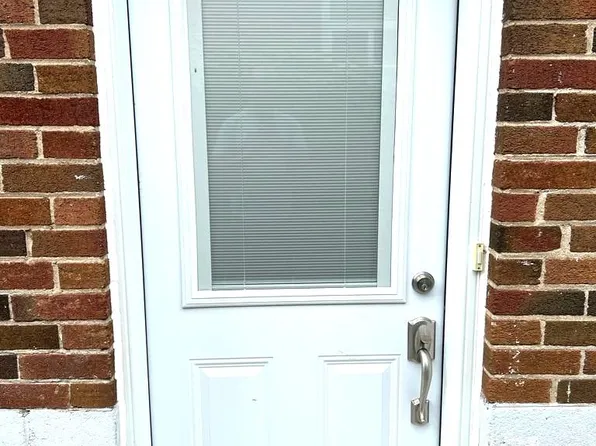 3 Kellyvale Rd #Basement, Toronto, ON M1R 3M2