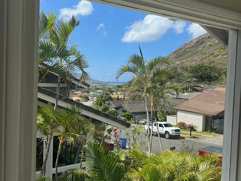 927 Hahaione St — Photo 4