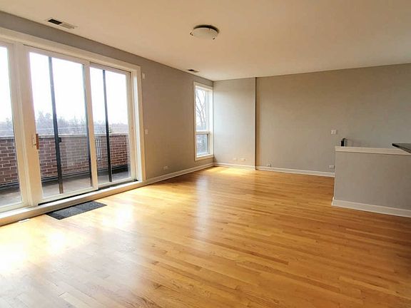 4th image of 7642 W Belmont Ave Unit 3