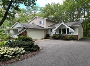 13975 King Arthur Ct, Newbury, OH 44065
