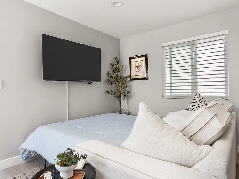 313 Alvarado Pl #1/2 — Photo 16