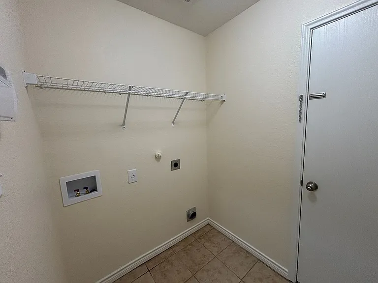 8119 Lost Canyon Trl — Photo 20