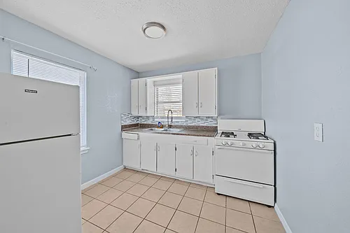 904 Beverly Ave #C Photo 1