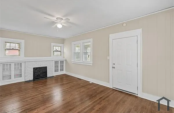 3 bed, 1324 sqft, $1,449 — Photo 2