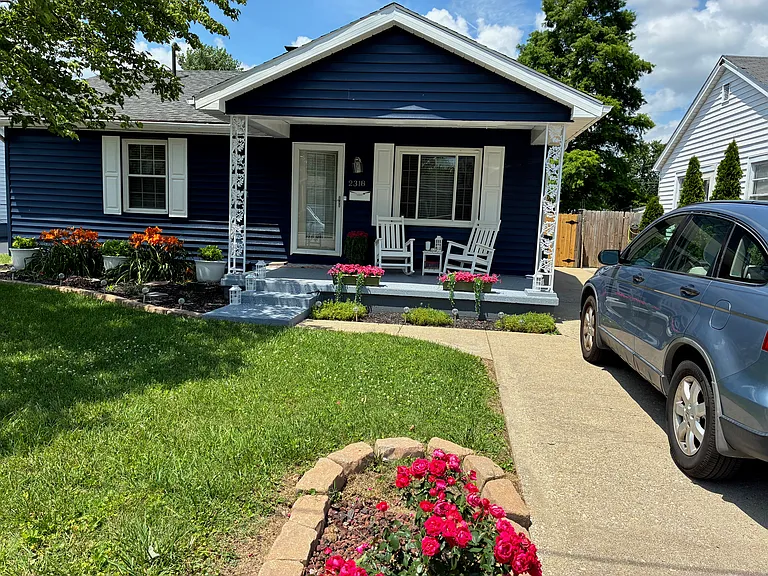 2318 E Franklin St — Photo 7
