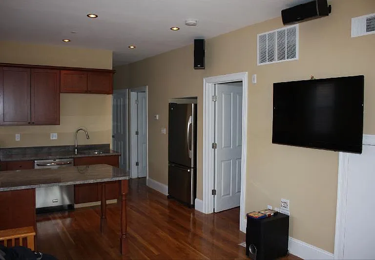 148 Hillside St #1A — Photo 2