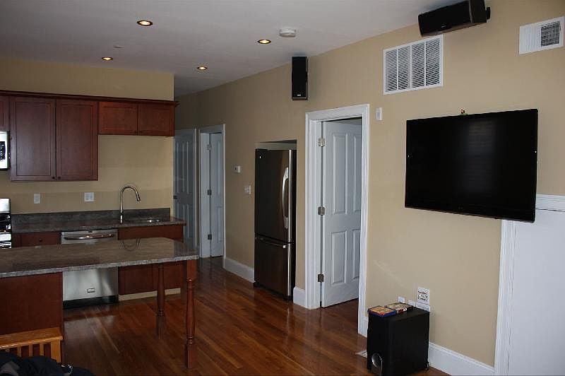 1st image of 148 Hillside St #1
