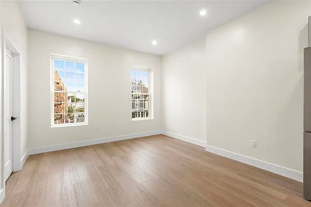 679 Bergen Ave #2 — Photo 4