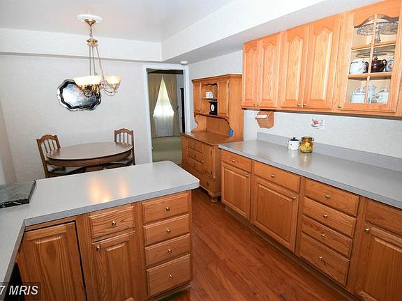 5th image of 2621 Kennison Ln