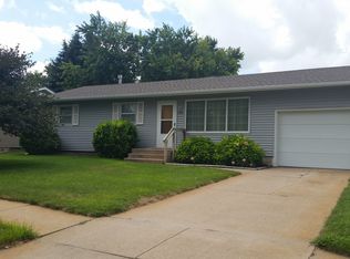 1345 N Hewett Ave, Hastings, NE 68901
