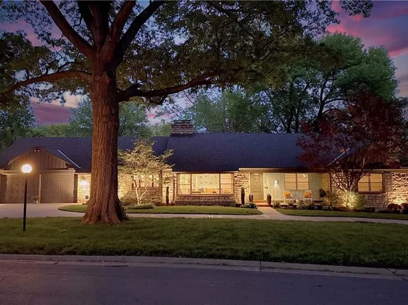 9703 Overbrook Rd, Leawood, KS 66206