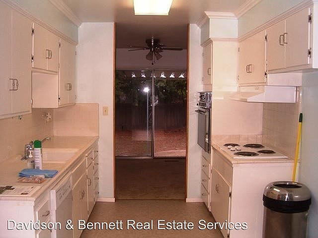 2nd image of 1006 Woodlawn Dr