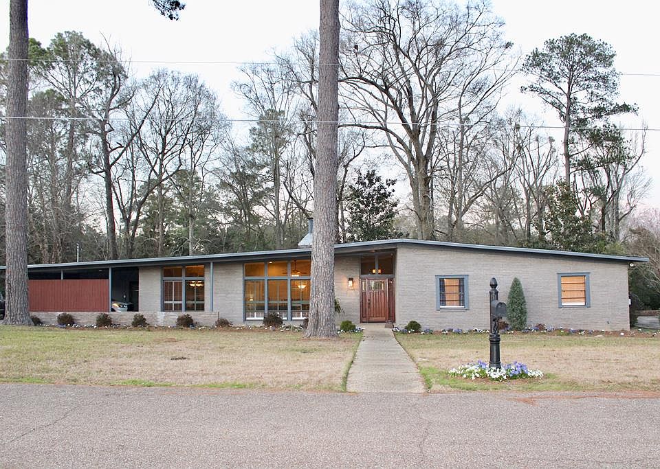 1st image of 17 Glenwood Dr