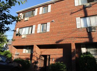 21106 39th Ave APT 2, Bayside, NY 11361