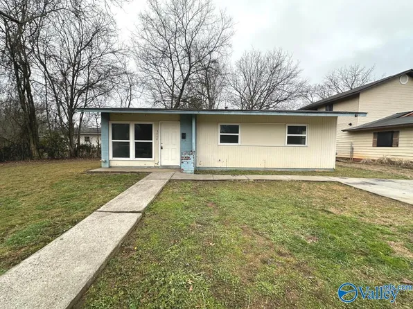 2408 Tuxedo Dr NW, Huntsville, AL 35810