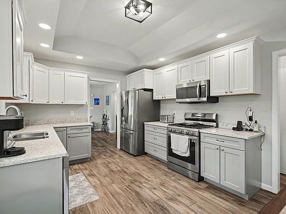 2nd image of 305 Colton Ave