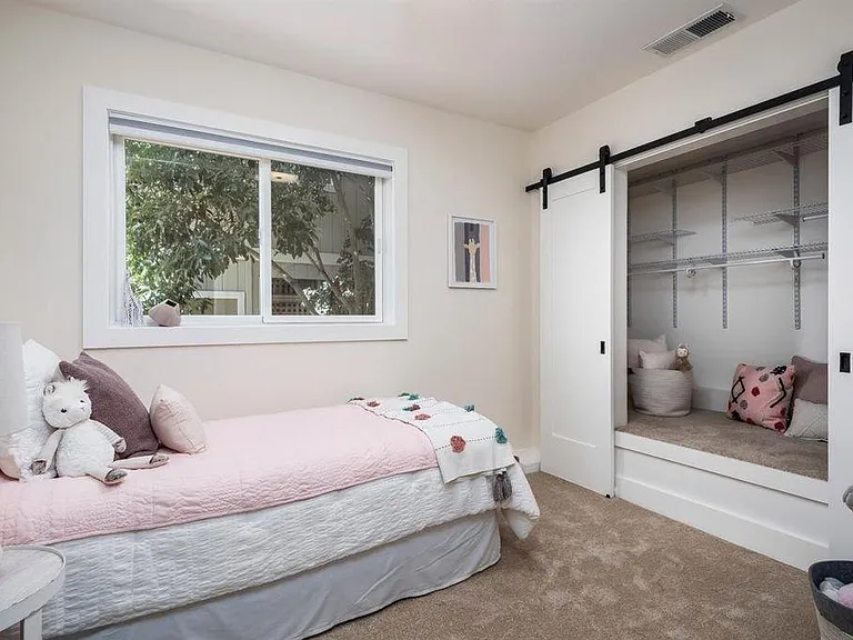 60 Marina Court Dr — Photo 17