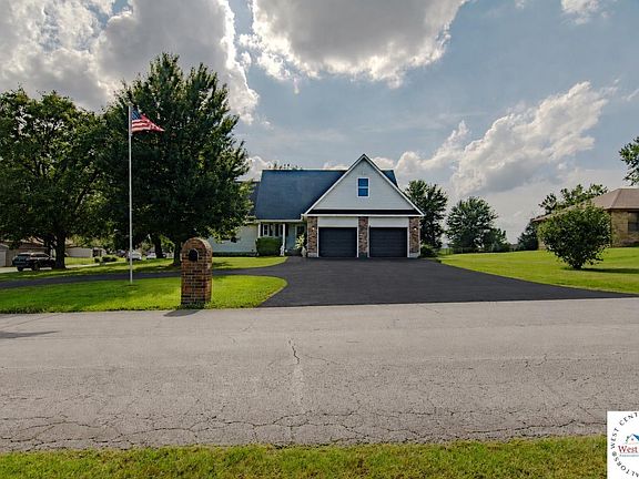 3rd image of 801 N Booth Rd