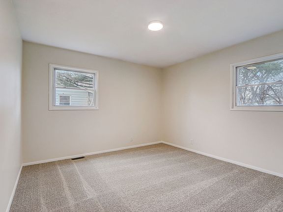 5th image of 5026 W 32nd St