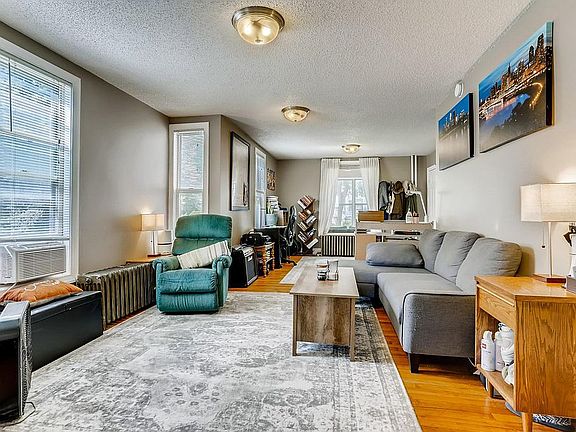 3rd image of 634-19TH Ave NE