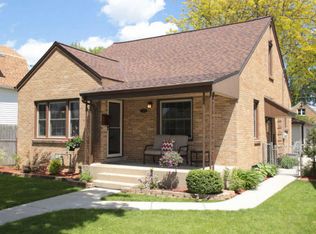 3524 S 15th Pl, Milwaukee, WI 53221