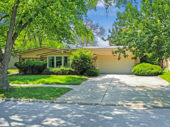 1028 W Ohio St, Glenwood, IL 60425