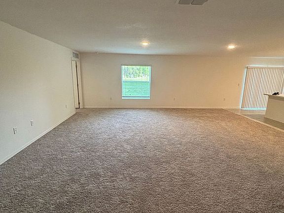 3rd image of 539 Finch Ct