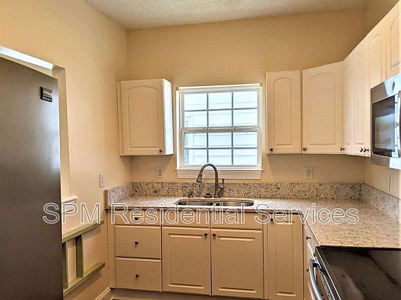4th image of 307 Harnett St APT D