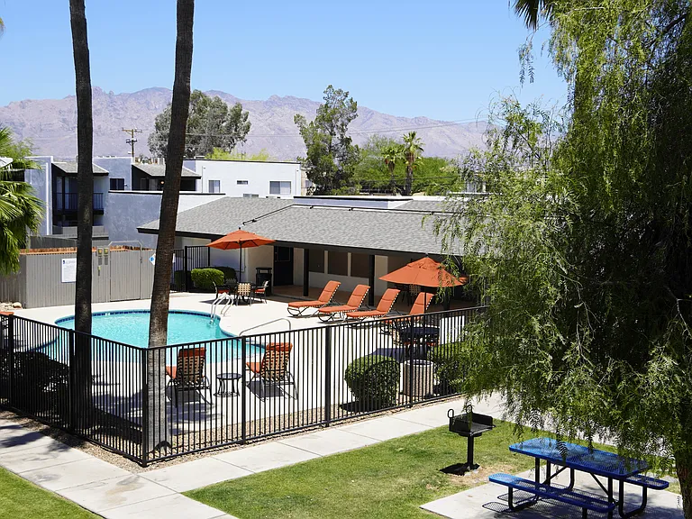 Las Brisas Apartment Homes — Photo 13