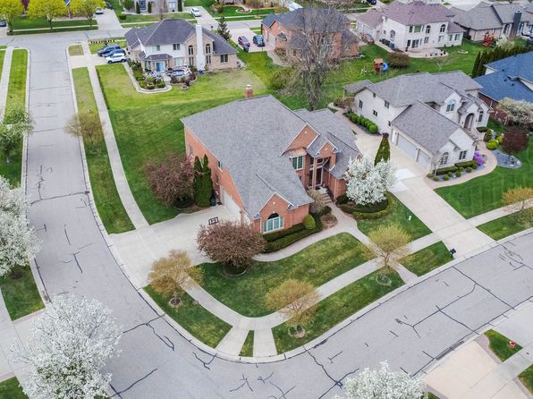 49759 Lakebridge Dr, Shelby Township, MI 48315