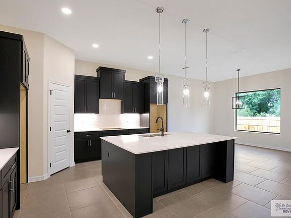 5th image of 2106 Su Casa Cir