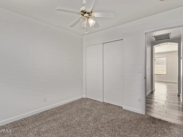 1077 W Laurel Ave — Photo 21